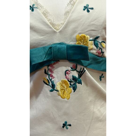Vintage Y2K Betsey Johnson Babydoll Dress Sz 4 Floral Embroidered Pin Up Lace - Picture 3 of 13